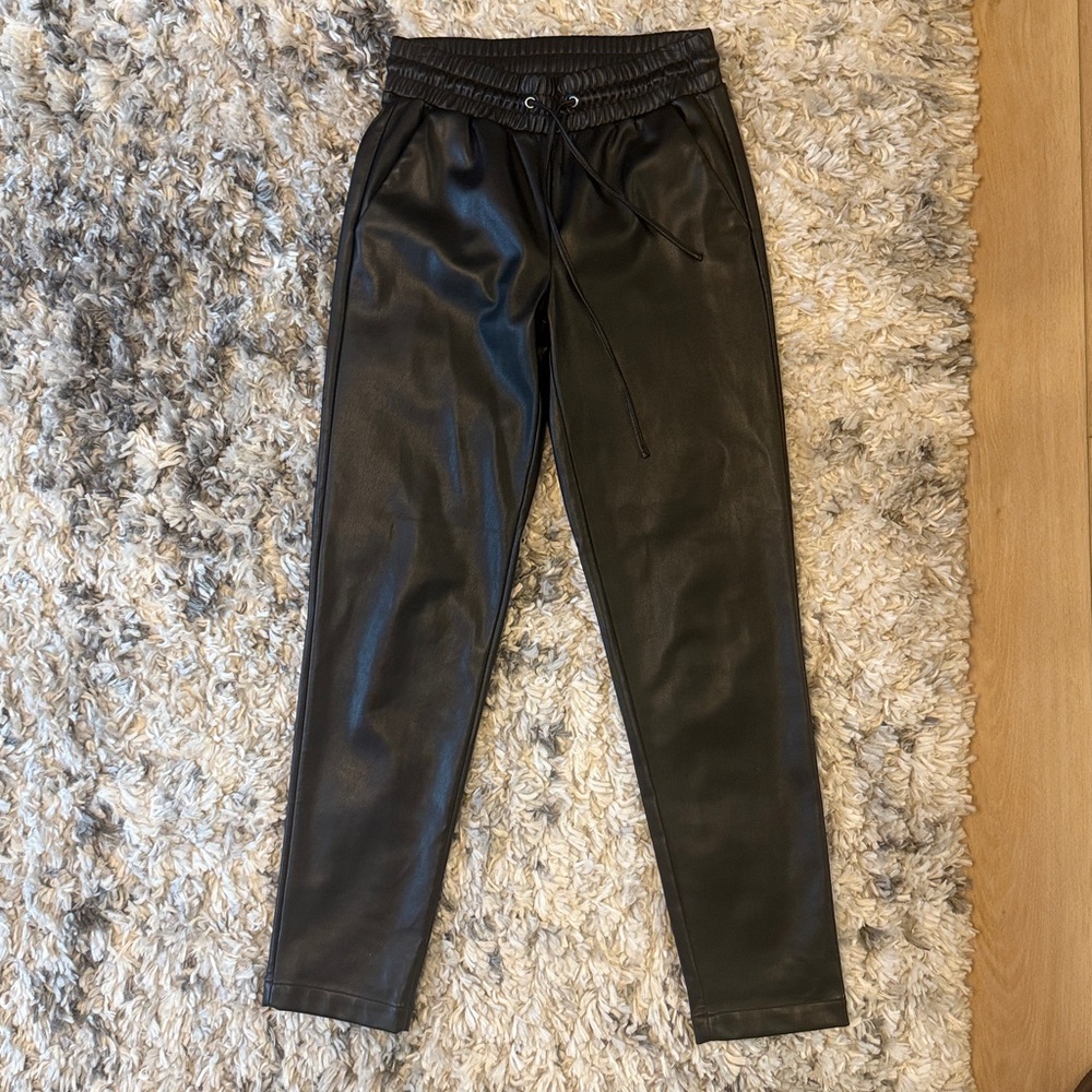 LOFT Black XS tall Faux Leather Pants. Fleece lined. great condition